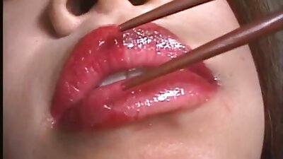 来自奶奶的快速口交，她得到了面部护理